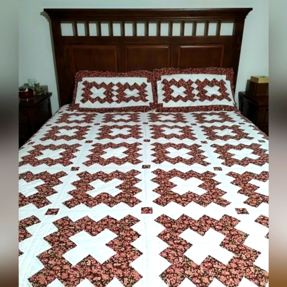 Beautiful 100% Homemade & Hand-Quilted Full Quilt & Shams